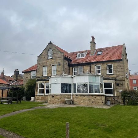 The Fylingdales Inn Robin Hood's Bay Eksteriør bilde