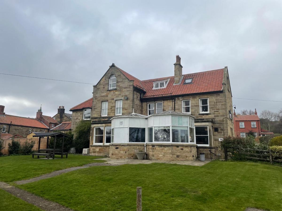 The Fylingdales Inn Robin Hood's Bay Eksteriør bilde