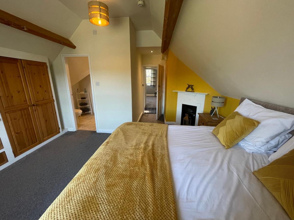 The Fylingdales Inn Robin Hood's Bay Eksteriør bilde