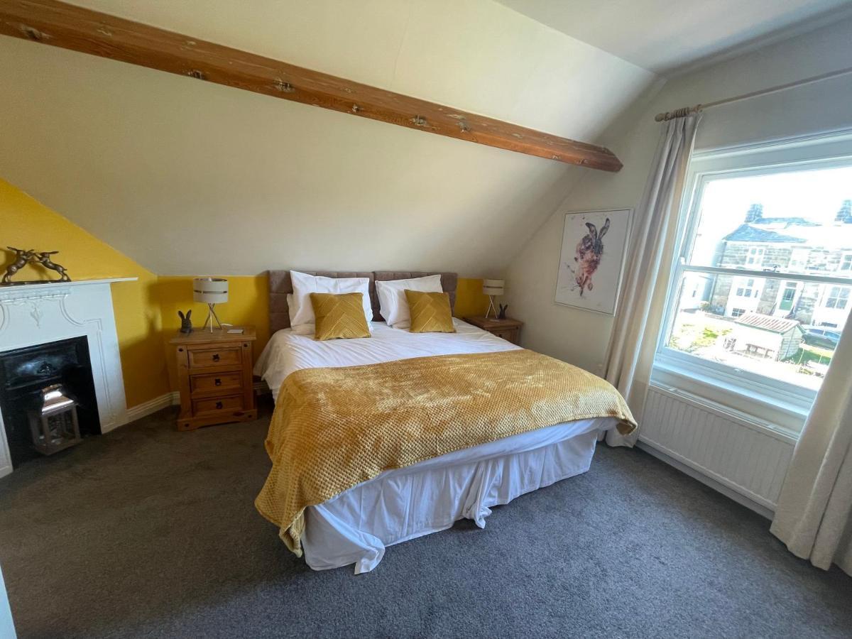The Fylingdales Inn Robin Hood's Bay Eksteriør bilde